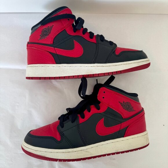 Nike Air Jordan 1 Mid Banned Black Red Bred Retro Shoes-sz. 5Y - Picture 8 of 8